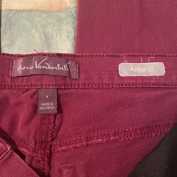 Gloria Vanderbilt burgundy jeans - Picture 2 of 3